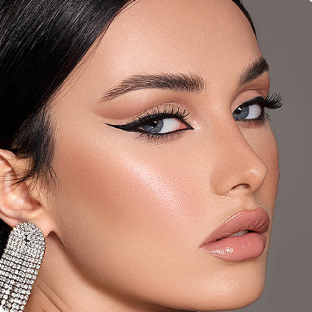 Waterproof Gel Eyeliner Pencil – Smooth Precision Eye Makeup for Defined and Natural-Looking Lines